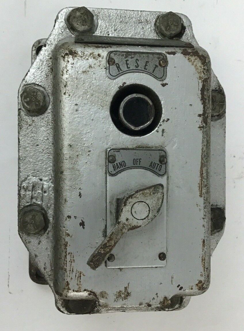 WESTINGHOUSE TYPE HDCE PUSHBUTTON STATION 16321-61 CLASS 15-010 600VOLTS