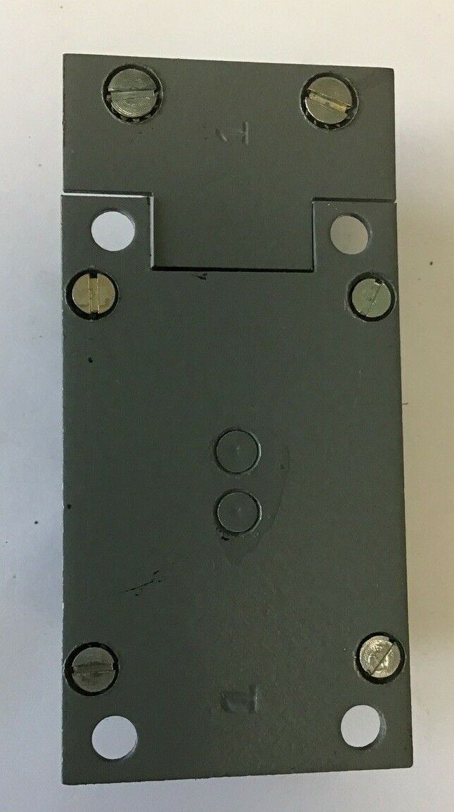 CUTLER HAMMER 10316H10D LIMIT SWITCH 1N.O.-1N.C. PUSH ROLLER