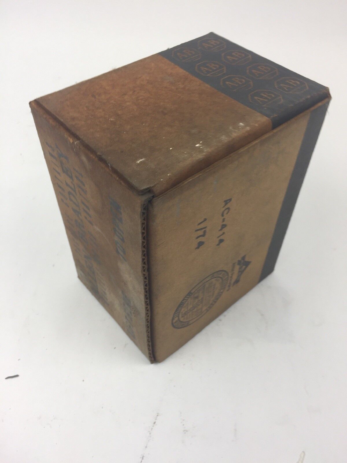 ALLEN BRADLEY 700-BR600A1 AC RELAY TYPR BR 6 POLE 120V 60HZ 110V 50HZ SERIES A