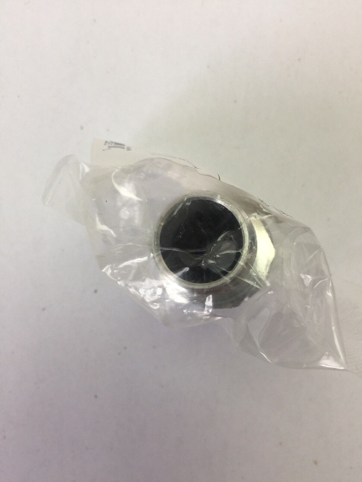 HUBBELL SHC1023 CORD CONNECTOR ALUMINUM N.P.T. HUB SIZE 1/2"