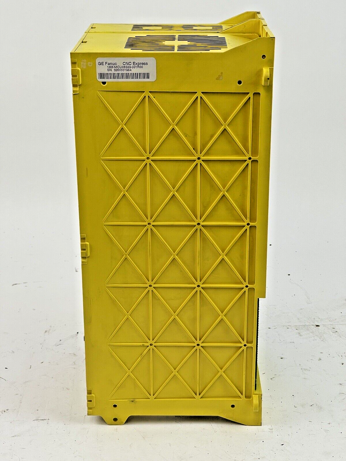 GE FANUC - 18M-MCU06333-001R00 - 3-SLOT RACK CHASSIS