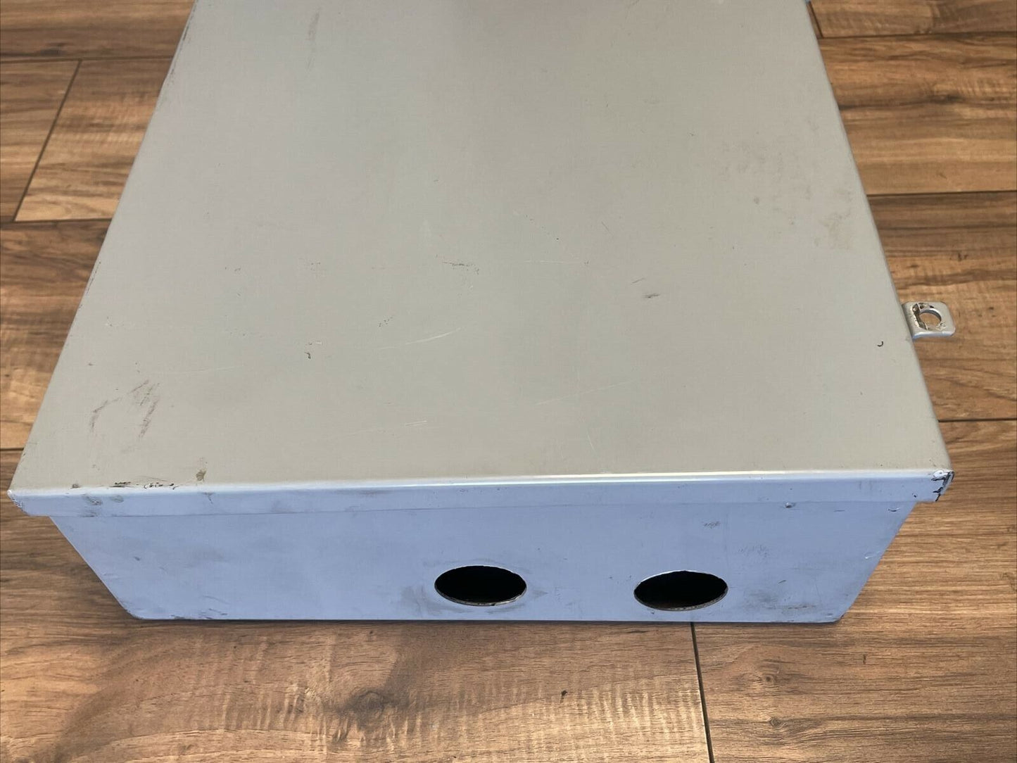 GE TH3224J MODEL 11 FUSIBLE SAFETY SWITCH 200A 240VAC 250VDC 60HP 2P TYPE 1,5,12