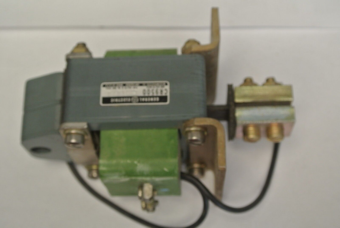 GENERAL ELECTRIC CR9500C104A2A - SOLENOID, PUSH TYPE - 115V/60Hz - NEW SURPLUS