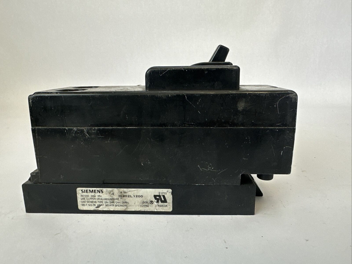 SIEMENS QN2200 CIRCUIT BREAKER 200AMP 120/240VAC 2POLE 10202L1200