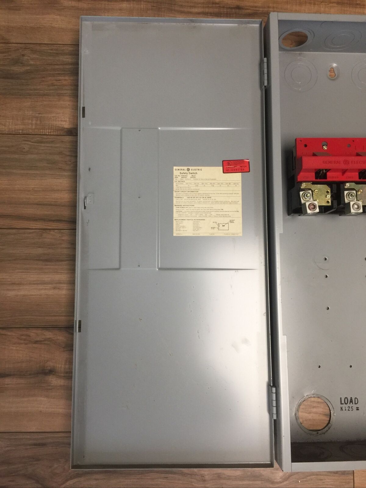 GE THN3364 SAFETY SWITCH 200AMP 250VDC 600VAC 150HP 3 PHASE NON-FUSIBLE MODEL 7