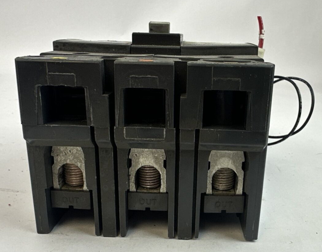 GE SEDA36AT0100 INDUSTRIAL CIRCUIT BREAKER 100A 600VAC 3P TYPESRPE100A 70A TRIP