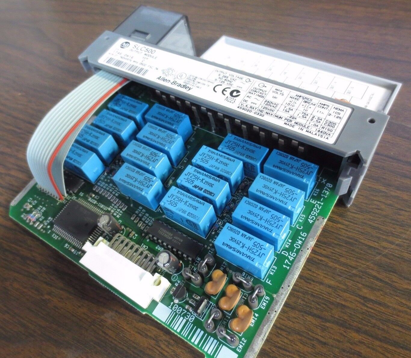 ALLEN-BRADLEY 1746-OW16, Ser. C - SLC500 OUTPUT MODULE - OCTAL - EXCELLENT