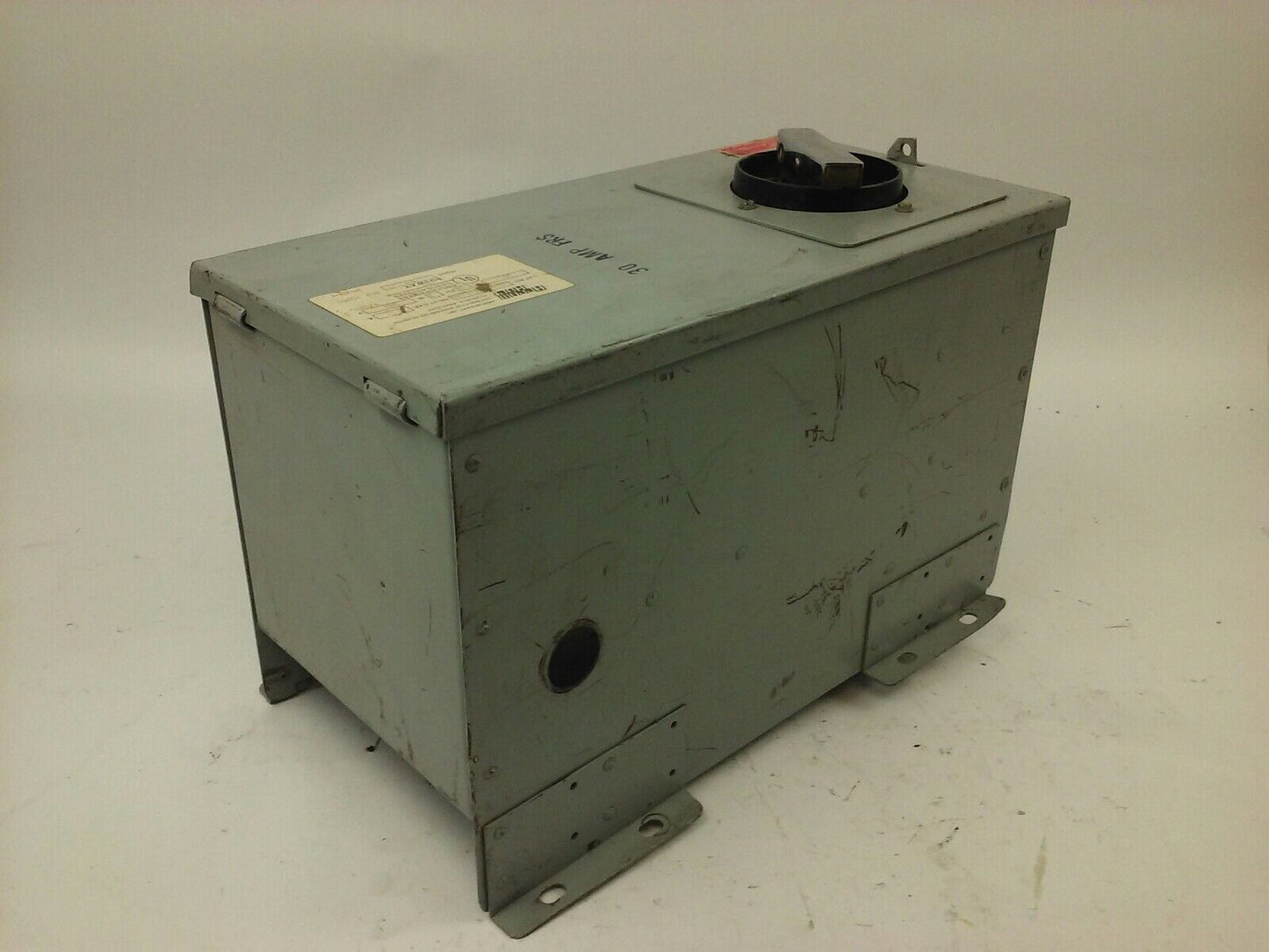 ARROW-HART BUSSWAY, 30AMP 3PH, 3W, 480V, MAX H.P. 20, FUSIBLE, DISCONNECT, USED
