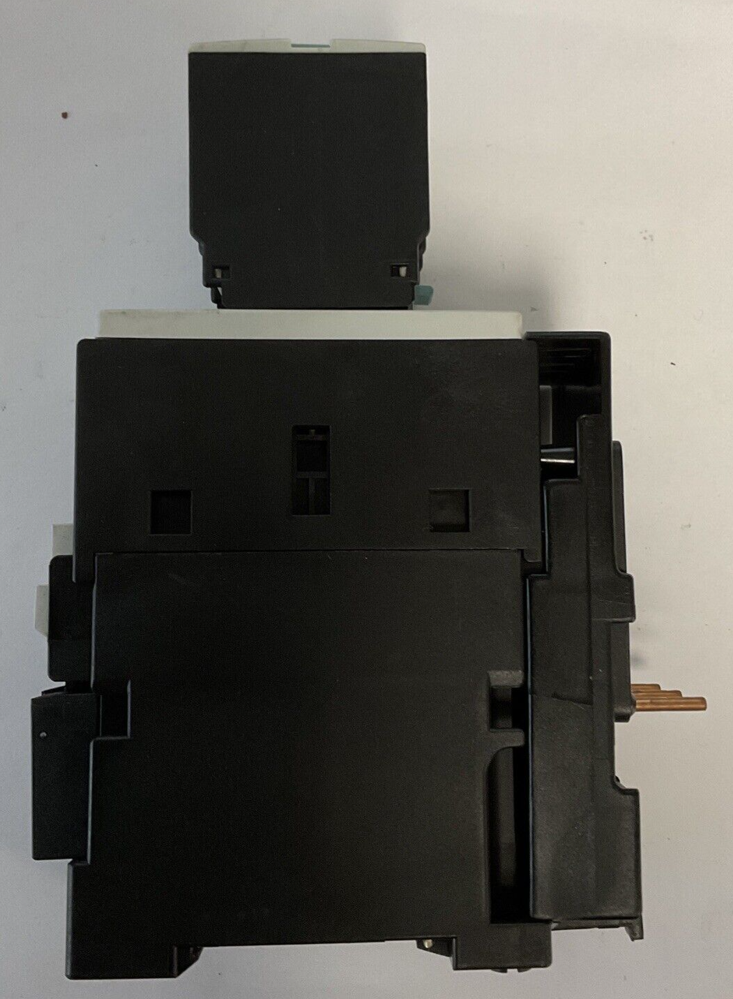 SIEMENS 3RT102-1B..0 W/3RH1921-1FA22 CONTACTOR 50/60HZ 600VAC W/3RT1926-1TR00