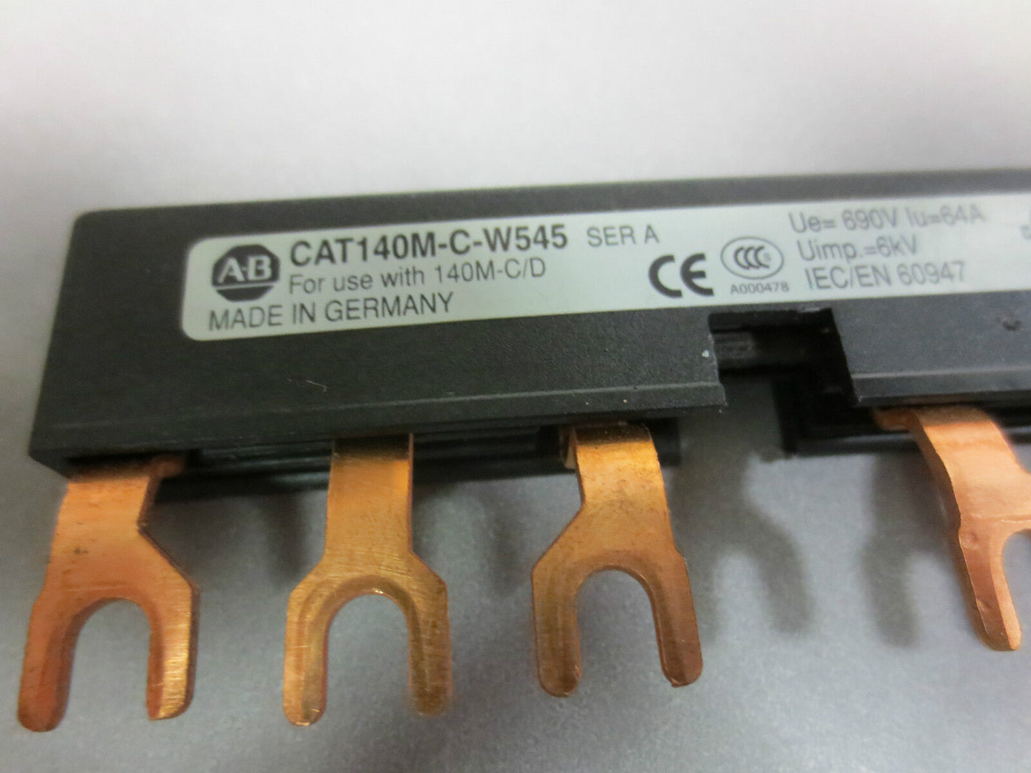 ALLEN-BRADLEY 140M-C-W545 Ser. A - CONTACT BLOCK / BUSBAR - BUS BAR