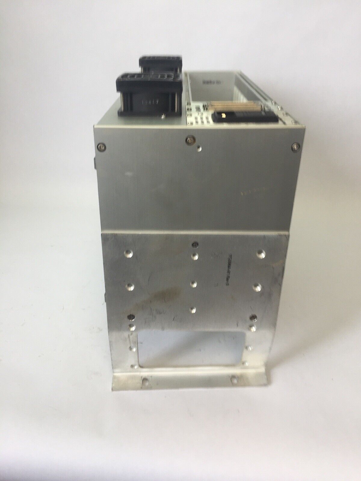 NATIONAL INSTRUMENTS SCXI-1001 12 SOLT CHASSIS 100/120/220/240VAC 1.7/1.5/0.8A
