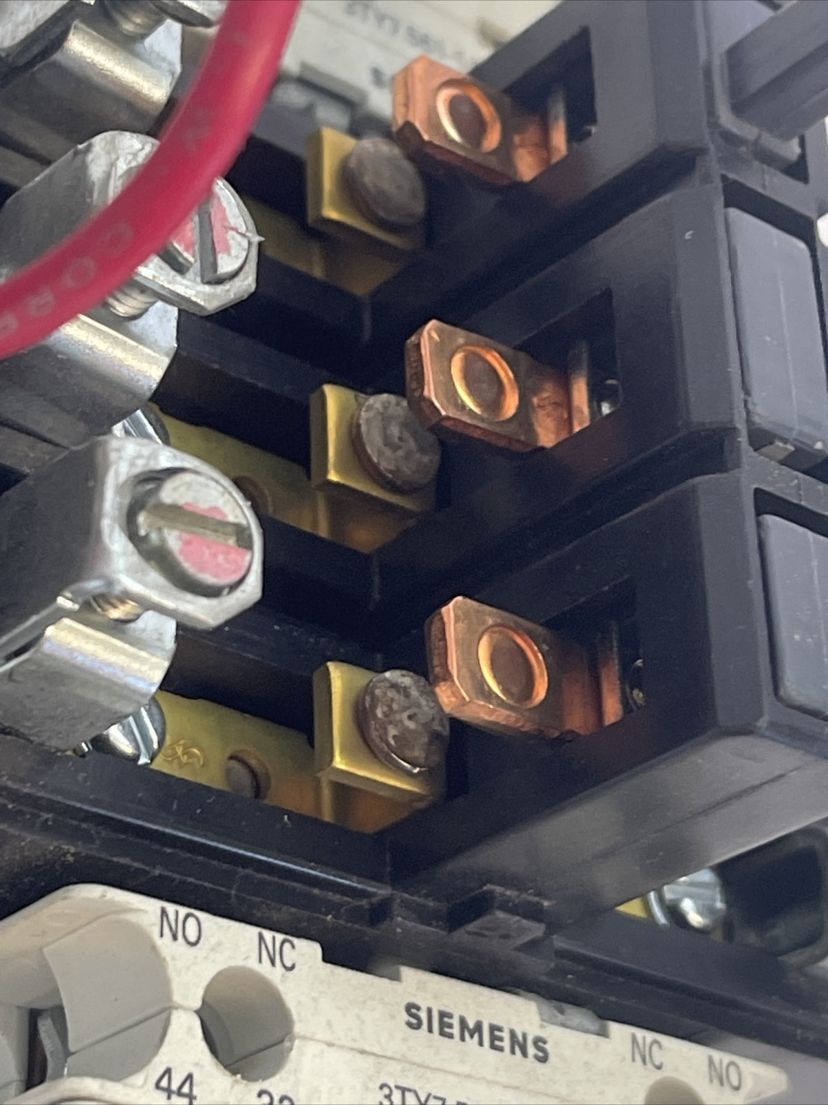 SIEMENS SIZE 1 STARTER(3TF4422-0A..1 CONTACTOR 600VAC 10HP 27A 3UA55001J* RELAY)