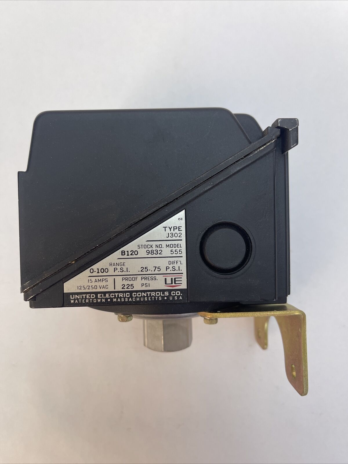 UNITED ELECTRIC CONTROLS J302 9832 555 PRESSURE SWITCH 0-100PSI 15A 125/250VAC