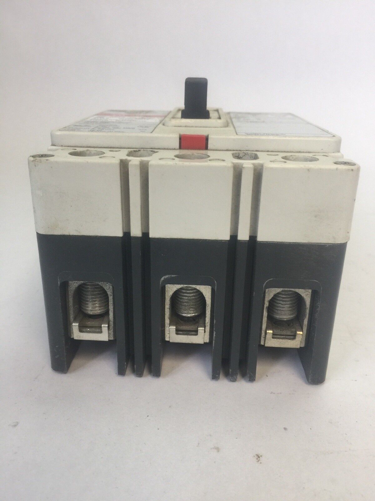 CUTLER HAMMER ED3225 INDUSTRIAL CIRCUIT BREAKER 225AMPS 240VAC 250VDC 3 POLES