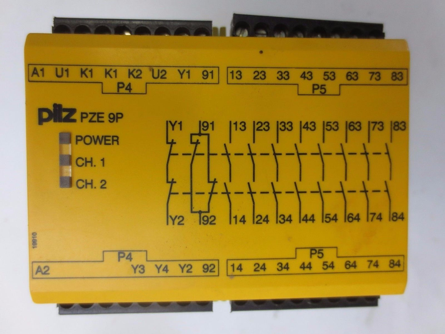 PILZ PZE 9P 777140 SAFETY RELAY - 24VAC/DC 8 n/o, 1 n/c - 9.5VA, 3.5W, 50-60Hz