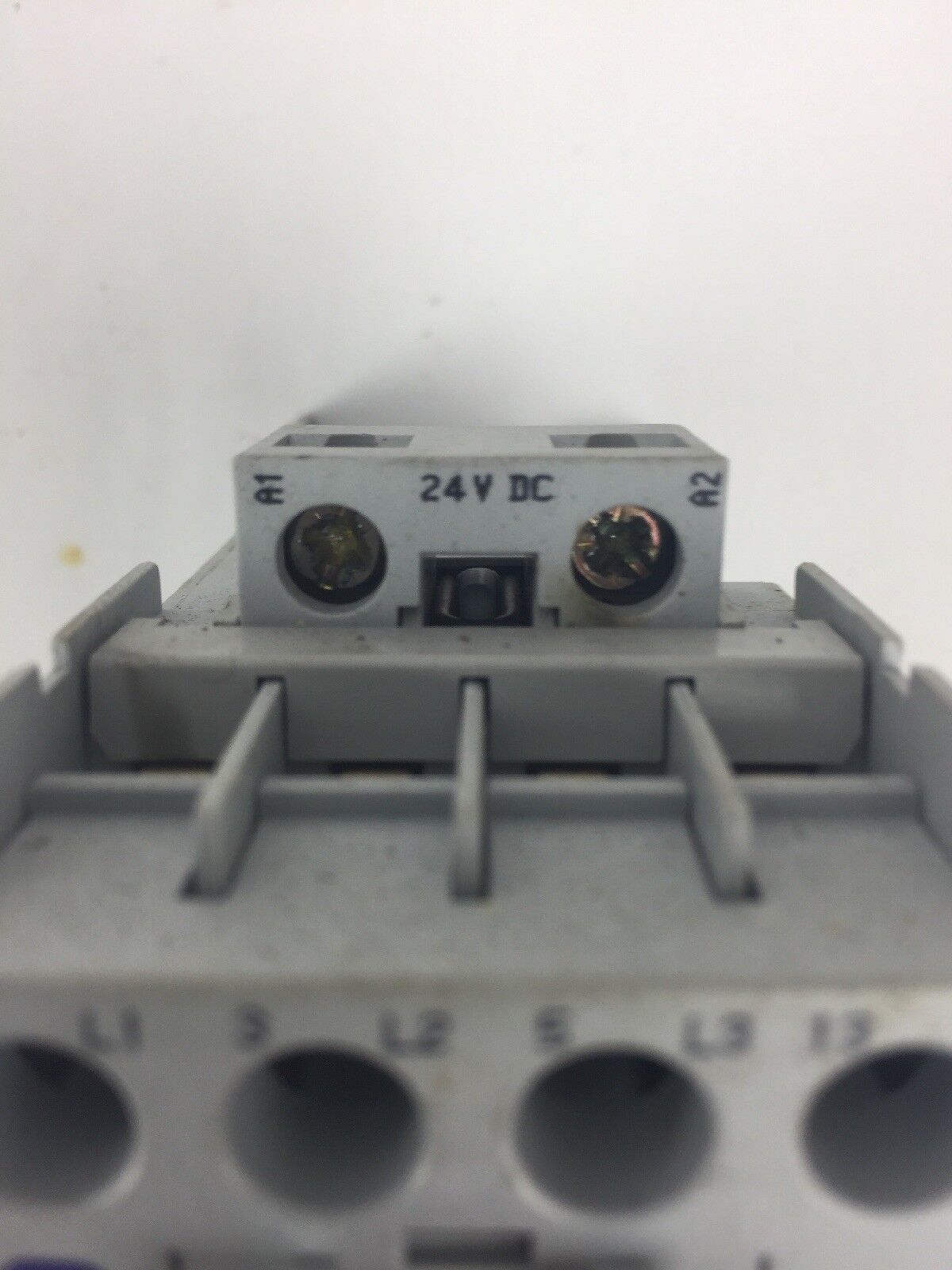 ALLEN BRADLEY 100-C16Z*10 CONTACTOR SER B 600VAC 30A COIL 24VDC