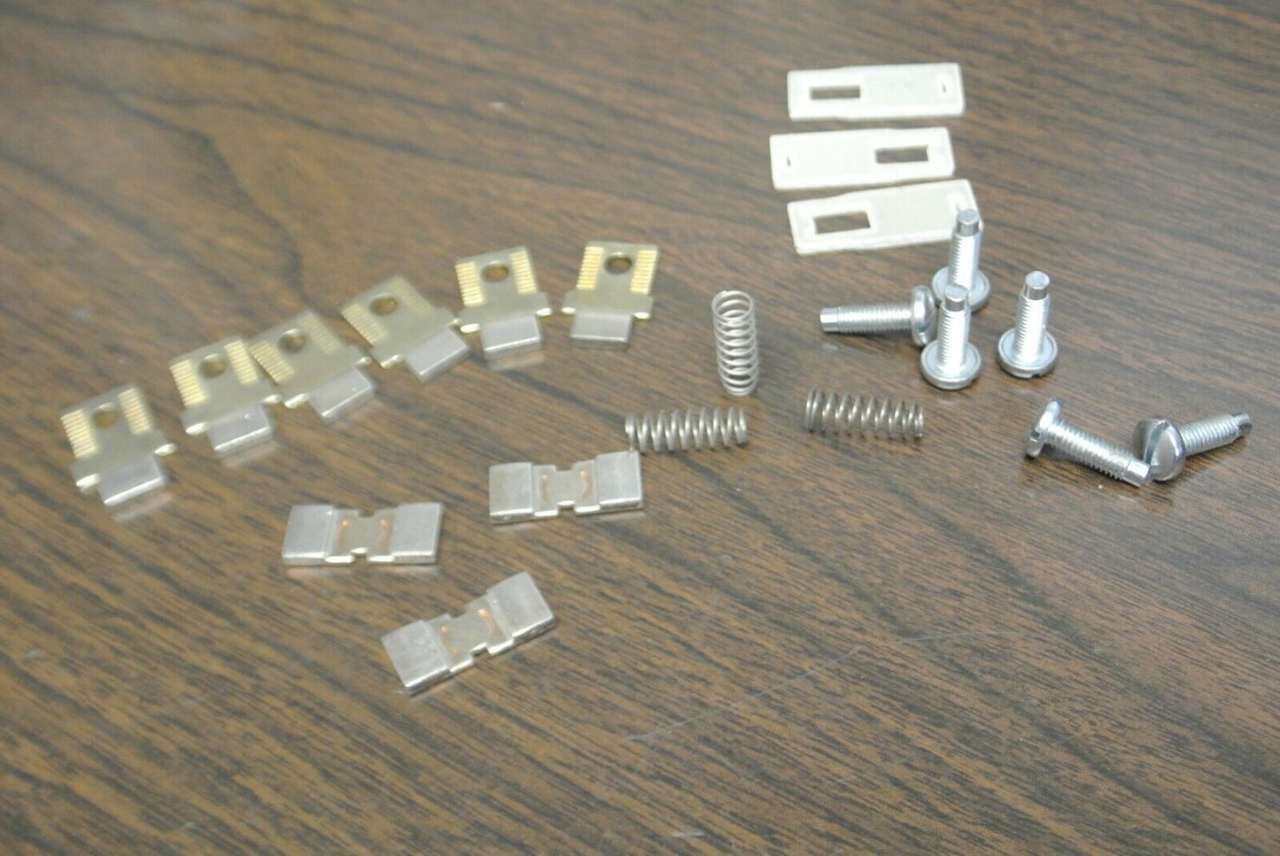 CUTLER-HAMMER 6-331-16 CONTACT KIT / 3 POLE / 40A / NEW SURPLUS