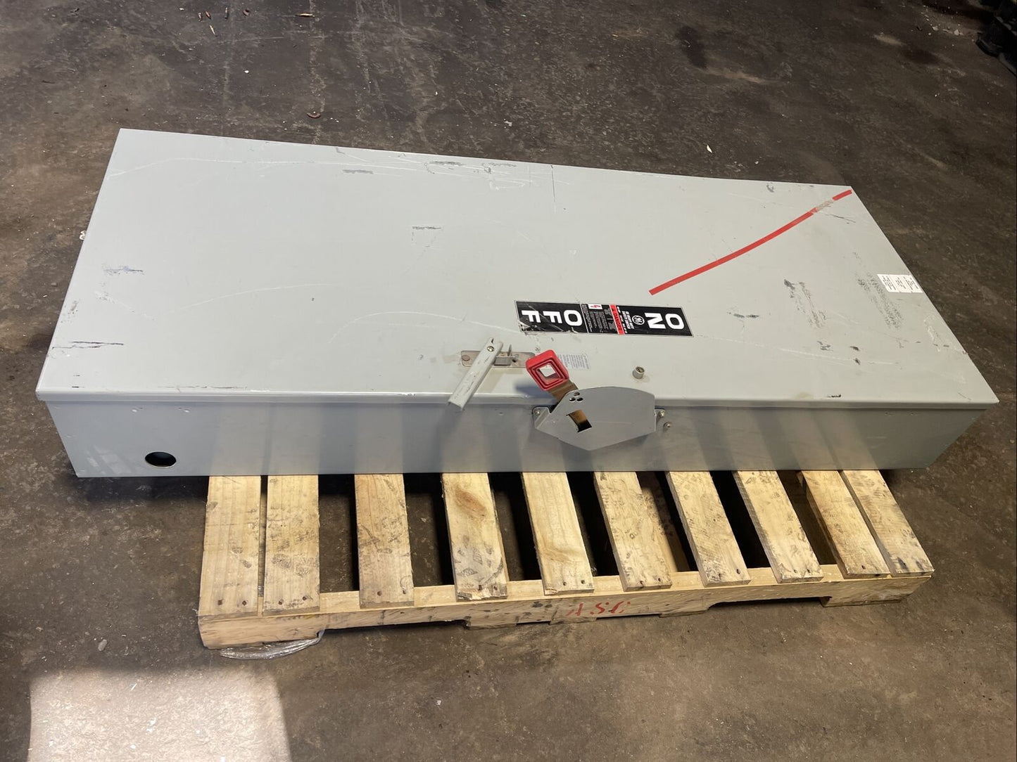 GE TH3225J FUSIBLE SAFETY SWITCH MOD 11 400A 2P 125HP 240VAC 250VDC TYPE 1,5,12