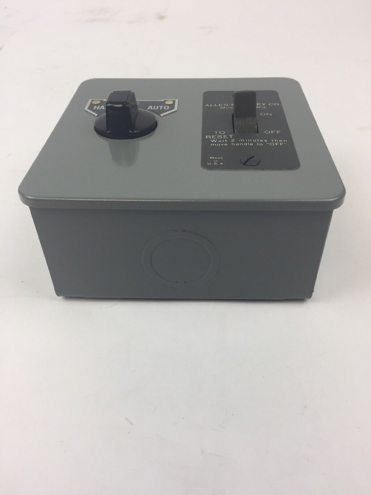 ALLEN BRADLEY 600-TAX9 MANUAL STARTING SWITCH WITH SELECTOR SWITCH 2 POLE NEMA 1
