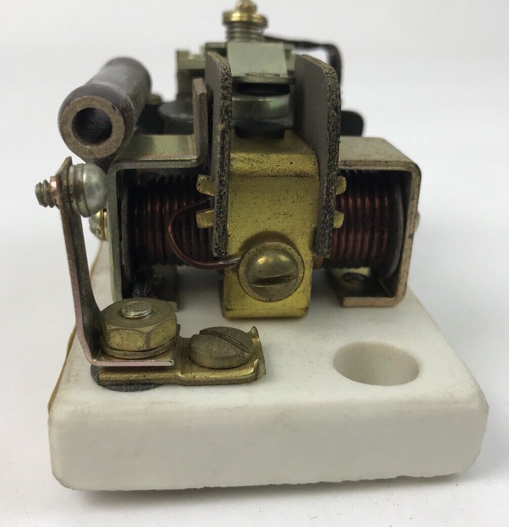 Square D 7001 J-31 DC Magnetic Relay Open Type 5 Amps At 230 DC