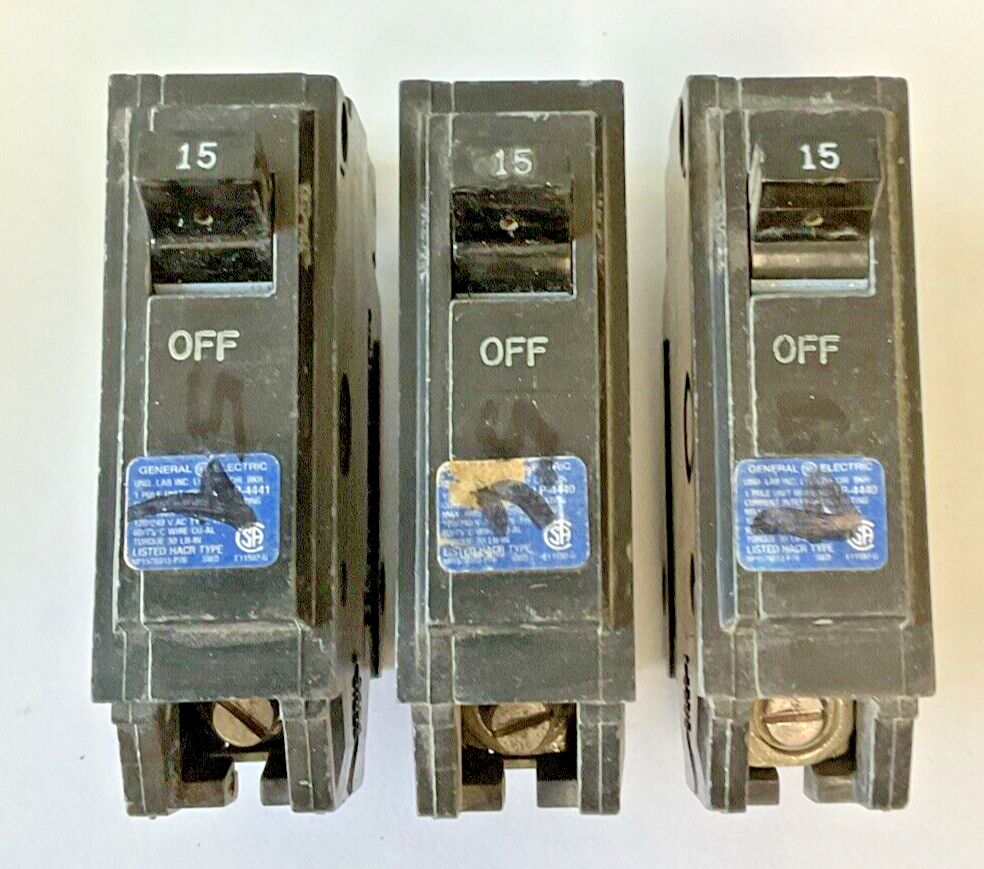 GENERAL ELECTRIC 15A CIRCUIT BREAKER 1POLE 120/240VAC***LOTOF3***