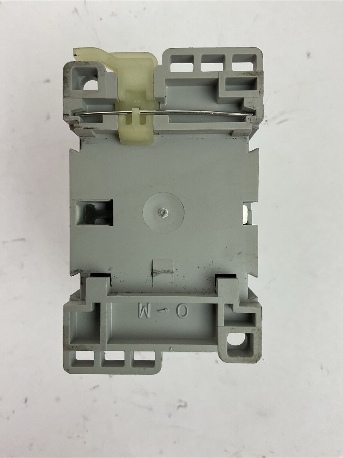 ALLEN BRADLEY SERIES A 100-C09*10 CONTACTOR W/ 110V 50Hz 120V 60Hz COIL