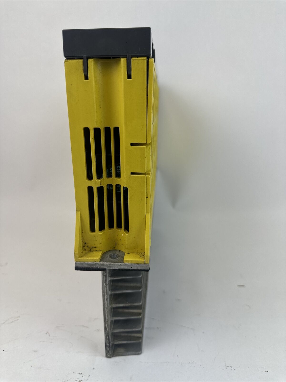 FANUC A06B-6096-H105 D SERVO AMPLIFIER OUTPUT 230VAC INPUT 283-325VDC