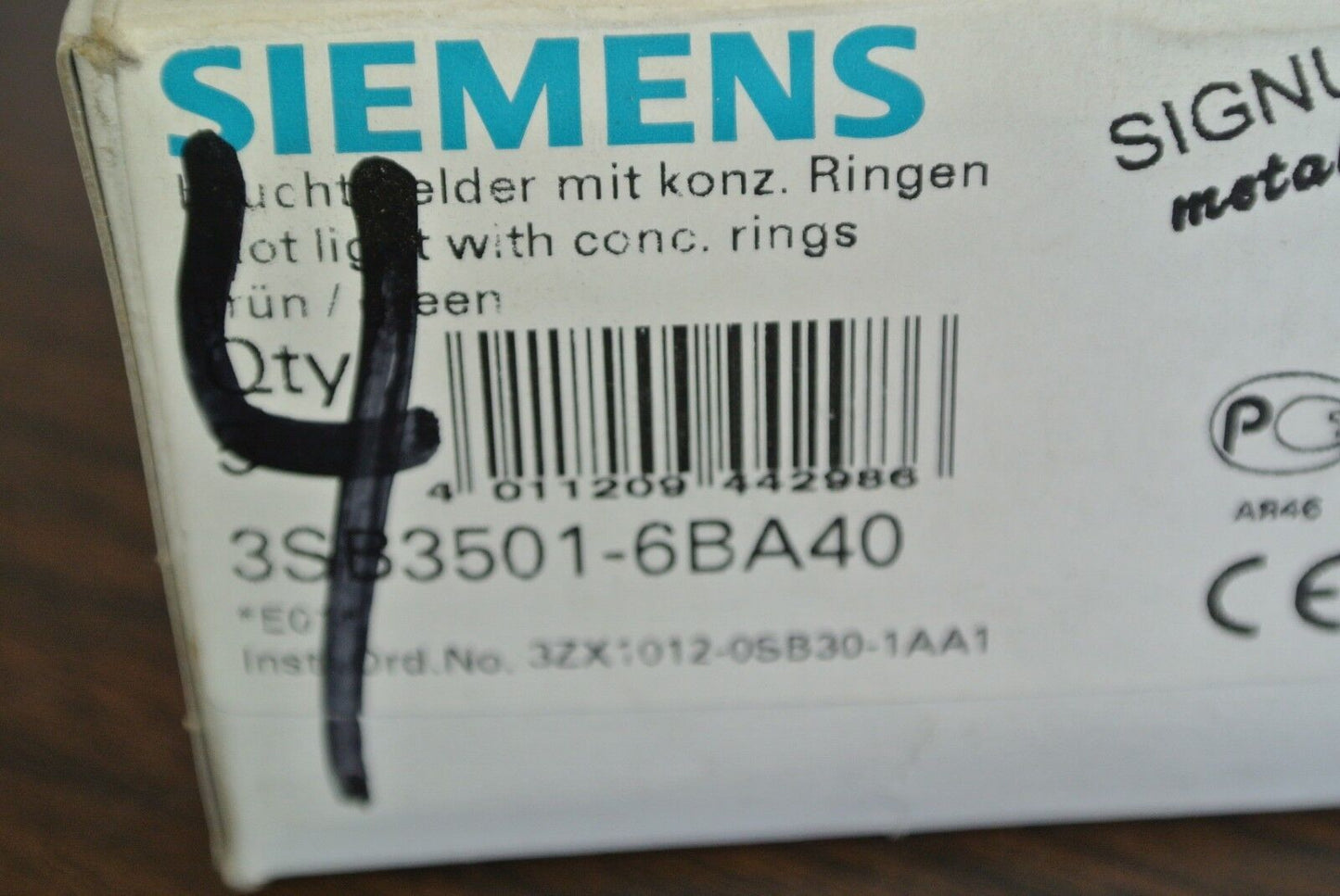 SIEMENS 3SB3501-6BA40 - PILOT LIGHT w/ CONC. RING - GREEN - NEW SURPLUS