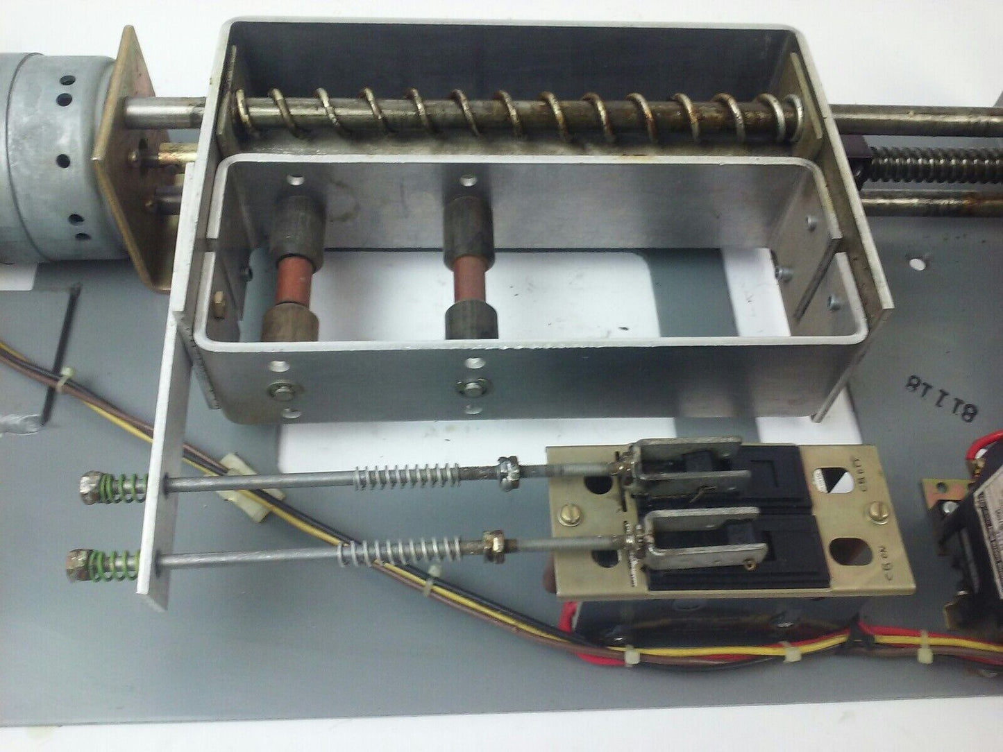 WESTINGHOUSE PC32000F, MOTOR OPERATER 5661D52G01 TYPE PB-PC 120V, 2A2B AUX SW