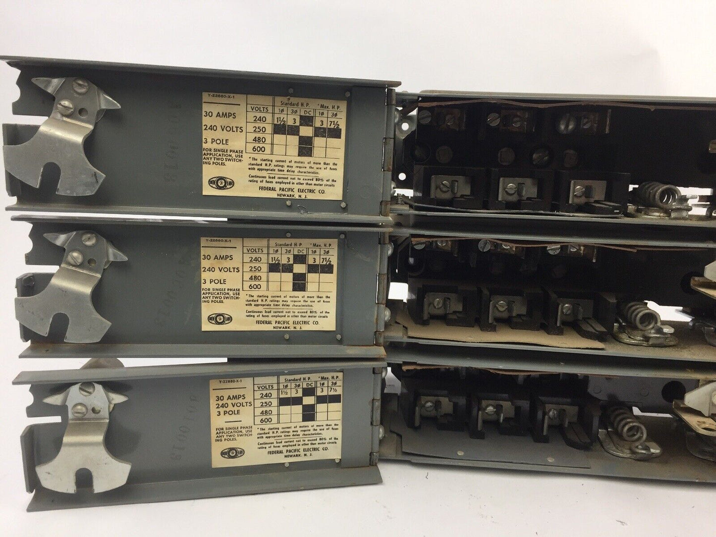 Federal Pacific QMQB-3332C Fusible Panelboard Switch 30 Amp 240VAC 3-POLE 3HP