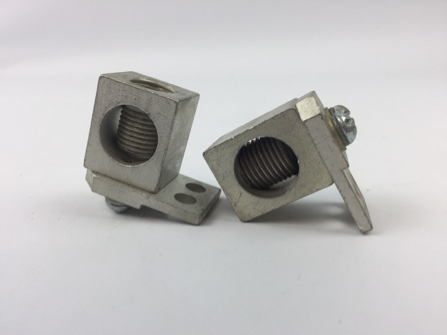 GE THLK200 MASTER MAIN LUG KIT 120/240 VAC 200 AMP FOR USE ON 200A TLM PANELS