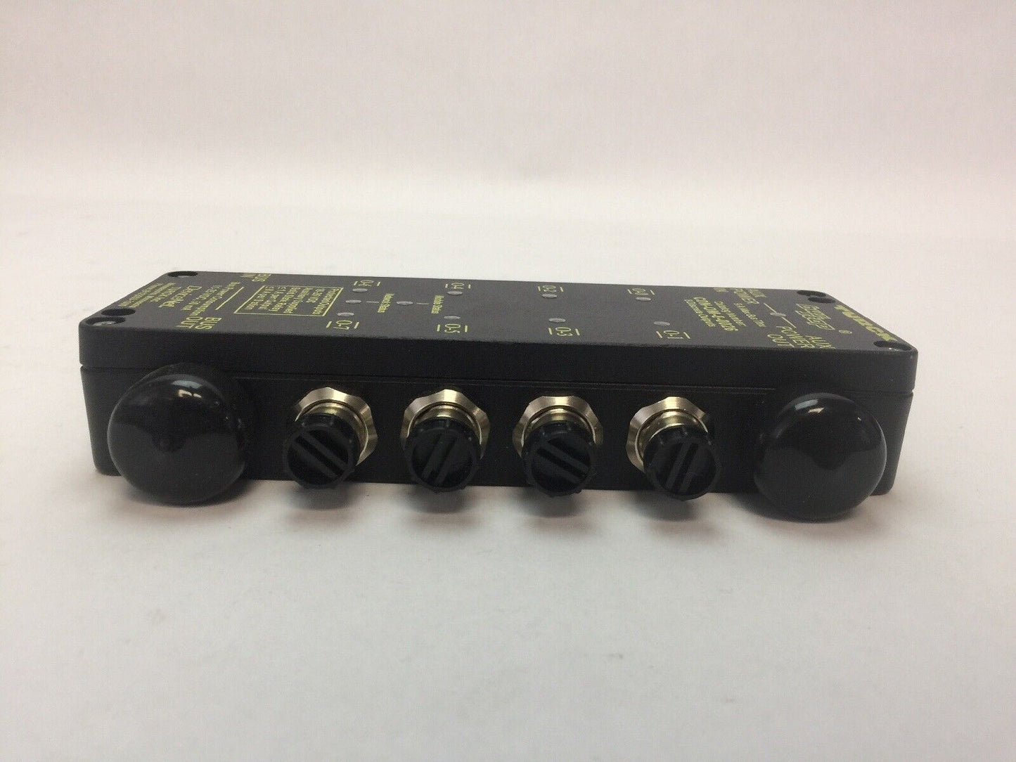 TURCK CDN-OM-8-0026 NETWORK STATION PROTECTED OUTPUT 18-26VDC 9A MAX BUS THRU