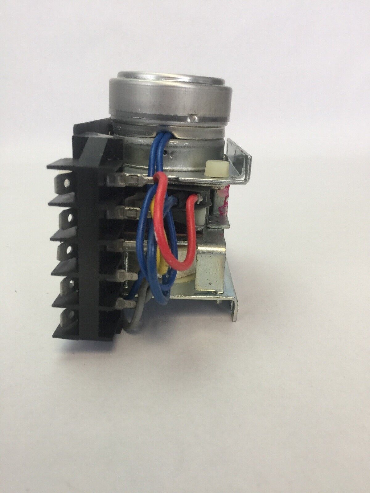ATC 321B014A01F1XX TIME DELAY RELAY 120V 60HZ 0-10 MIN 115VAC 10A 230VAC 5A