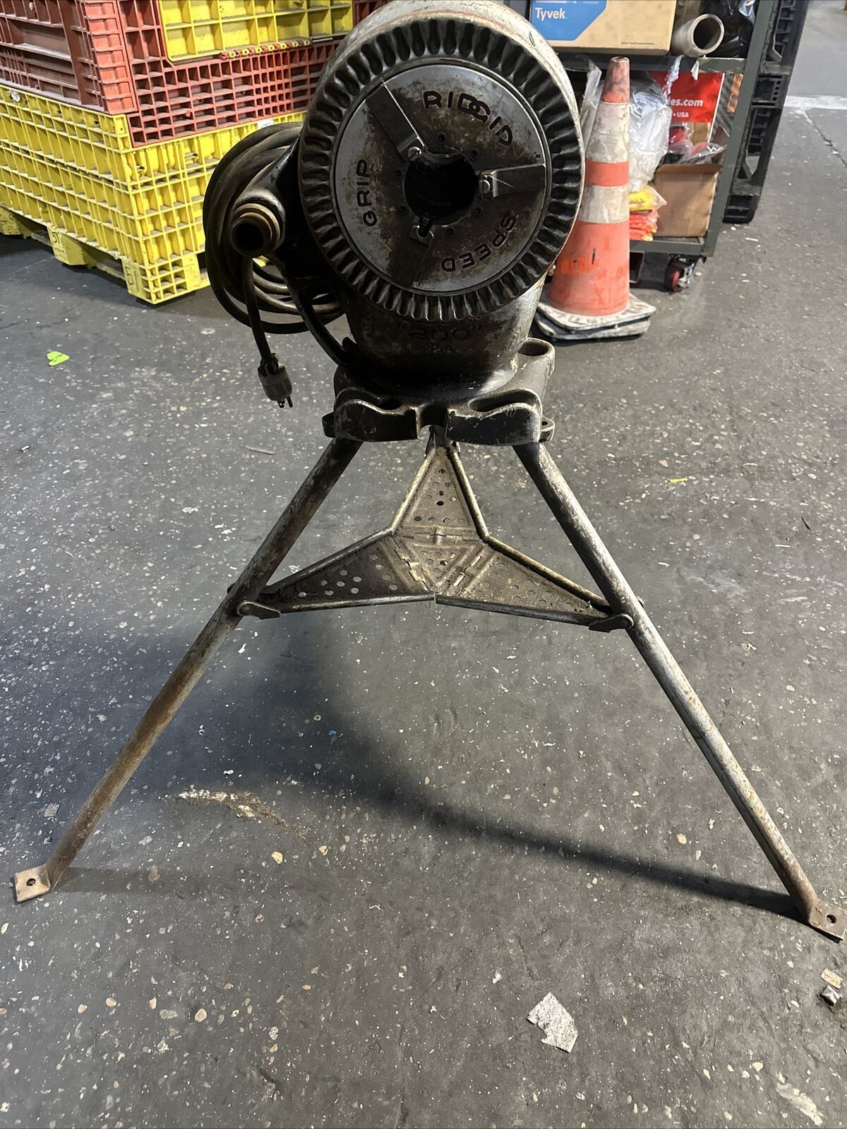 RIDGID 200 PIPE THREADER 115V 8AMP 28RPM