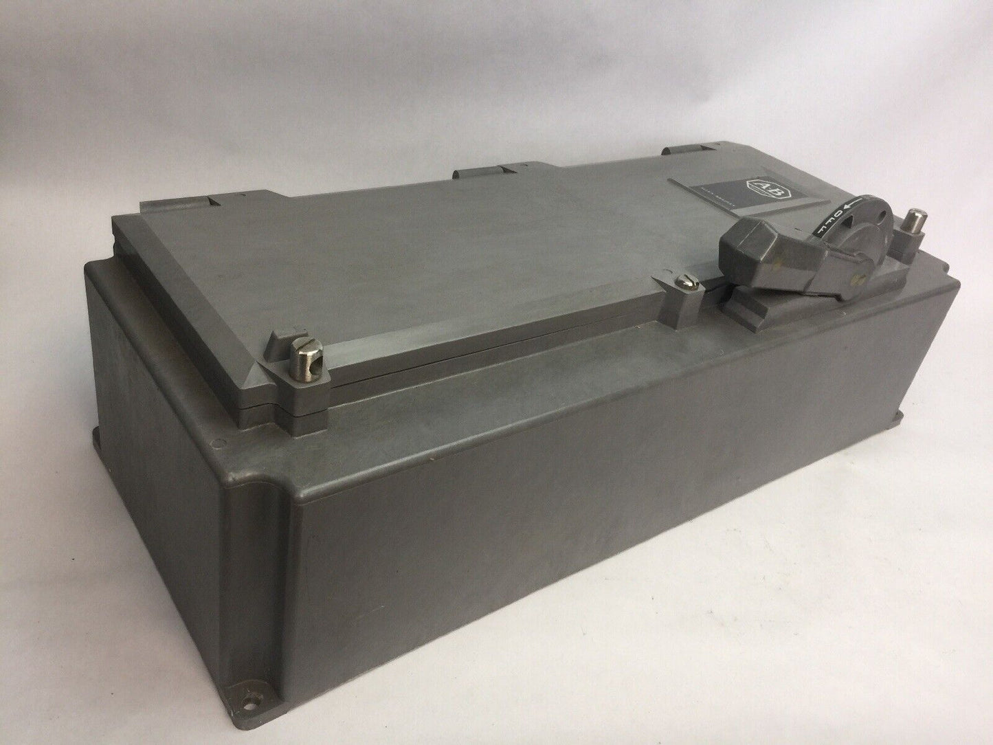 ALLEN BRADLEY 1494F-ASC633 DISCONNECT SWITCH 30 AMP 20HP 600VAC 250VDC FUSIBLE