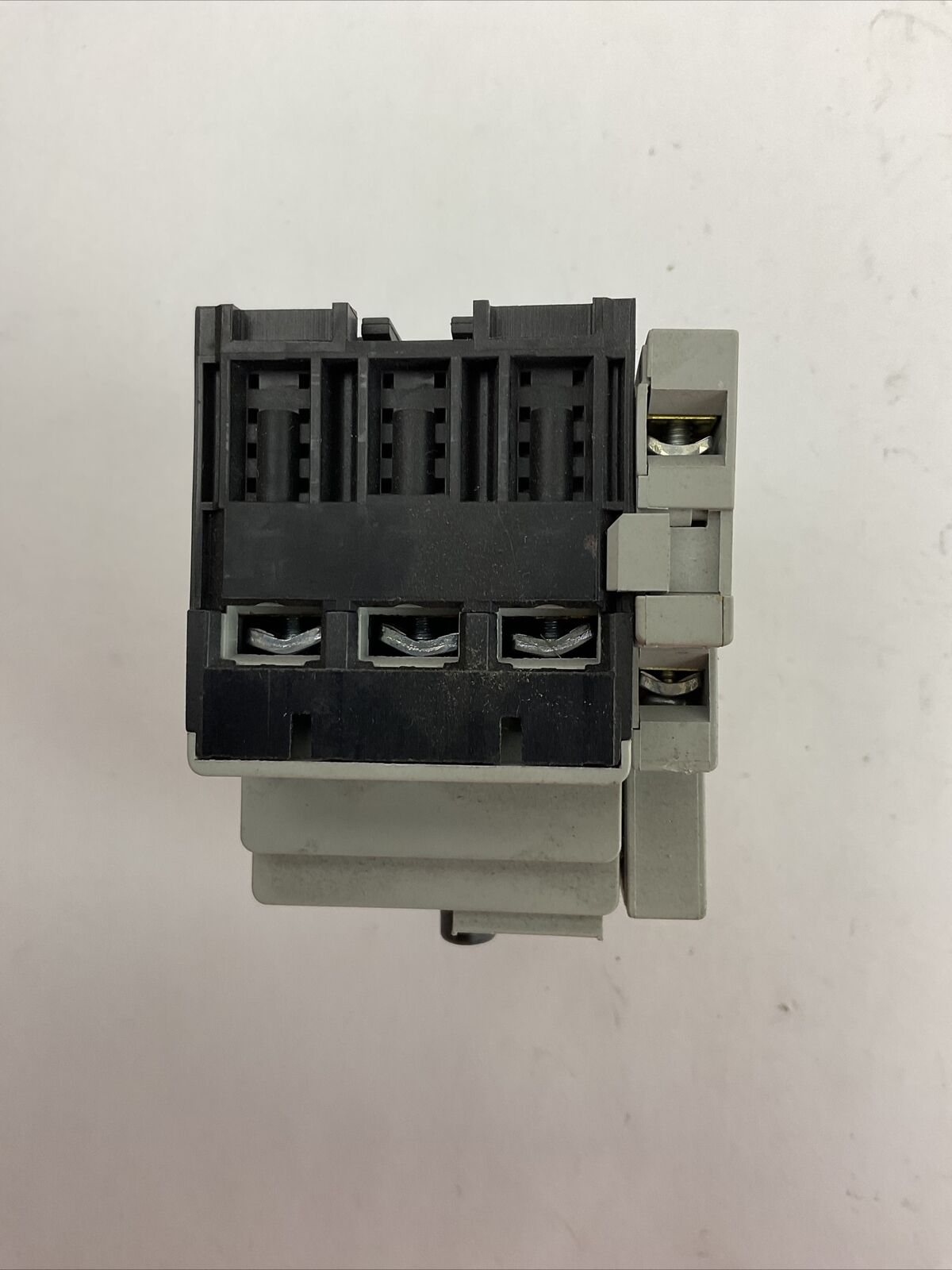 ALLEN BRADLEY 140M-C2E-B10 MOTOR PROTECTOR SER C 0.63-1.0A 140M-C-A SER A 600VAC