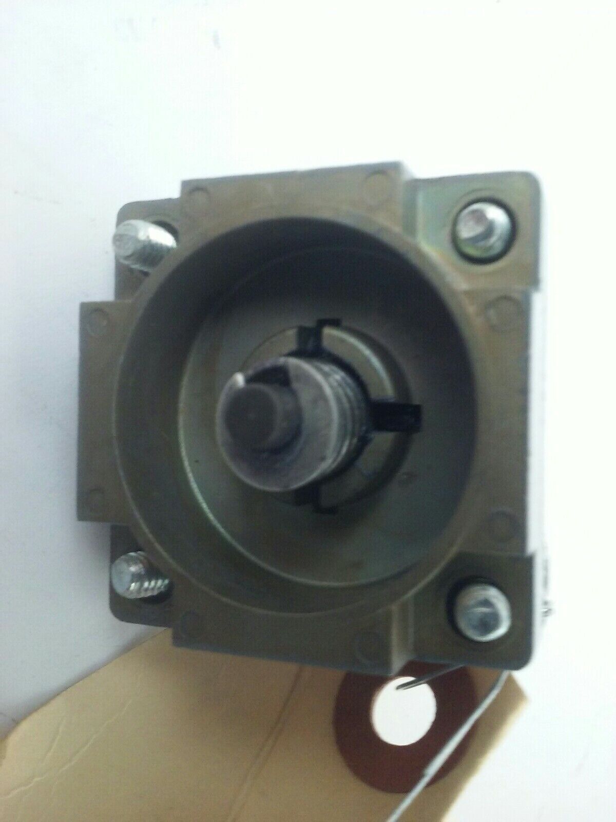 SQUARE D 31032-026-55 TOP ROLLER PLUNGER LIMIT SWITCH HEAD CLASS 9007