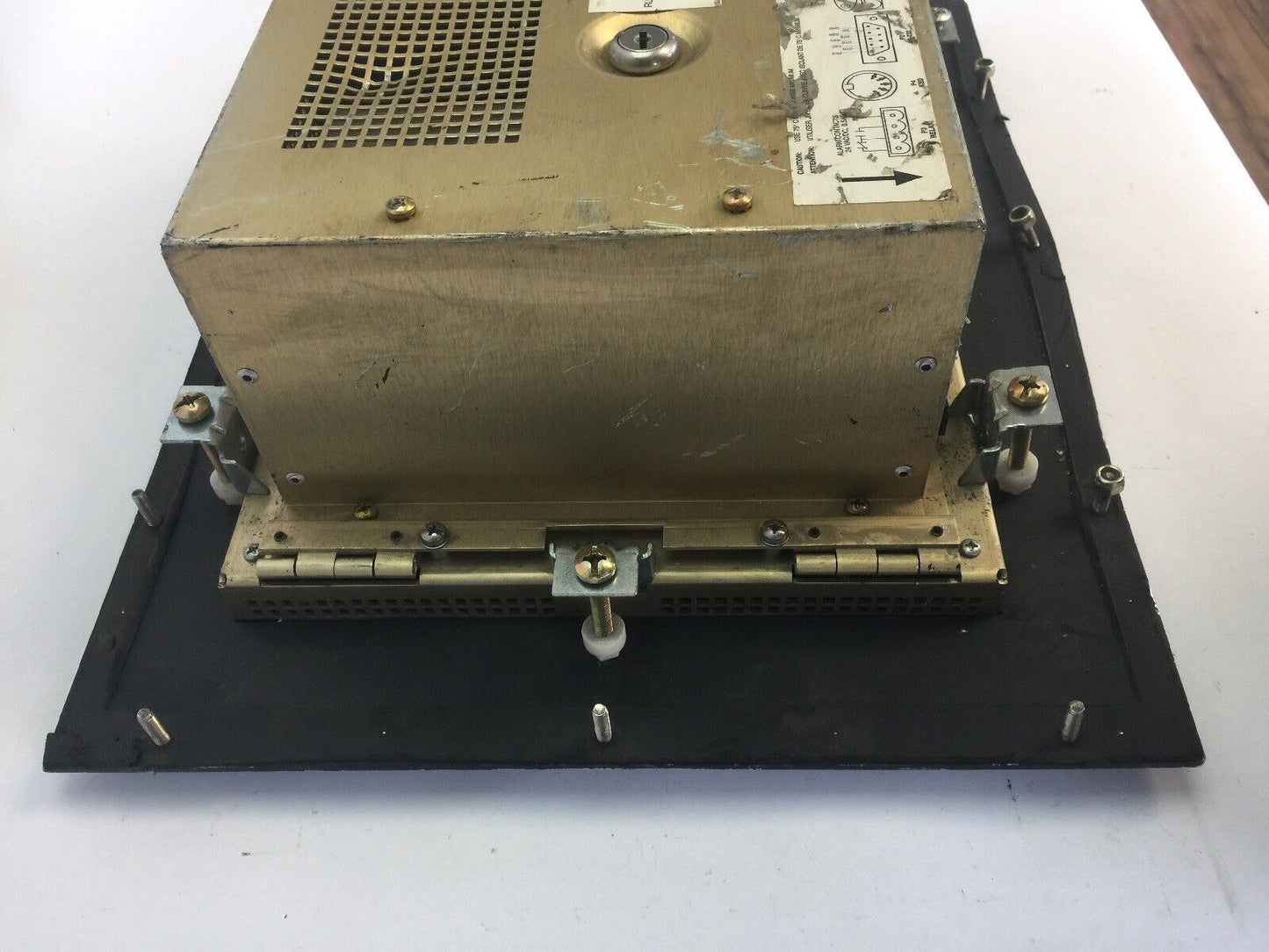 ALLEN BRADLEY 2711E-T10C6 PANELVIEW 1000E SER D REV E FRN 5.16 115/230VAC 70W