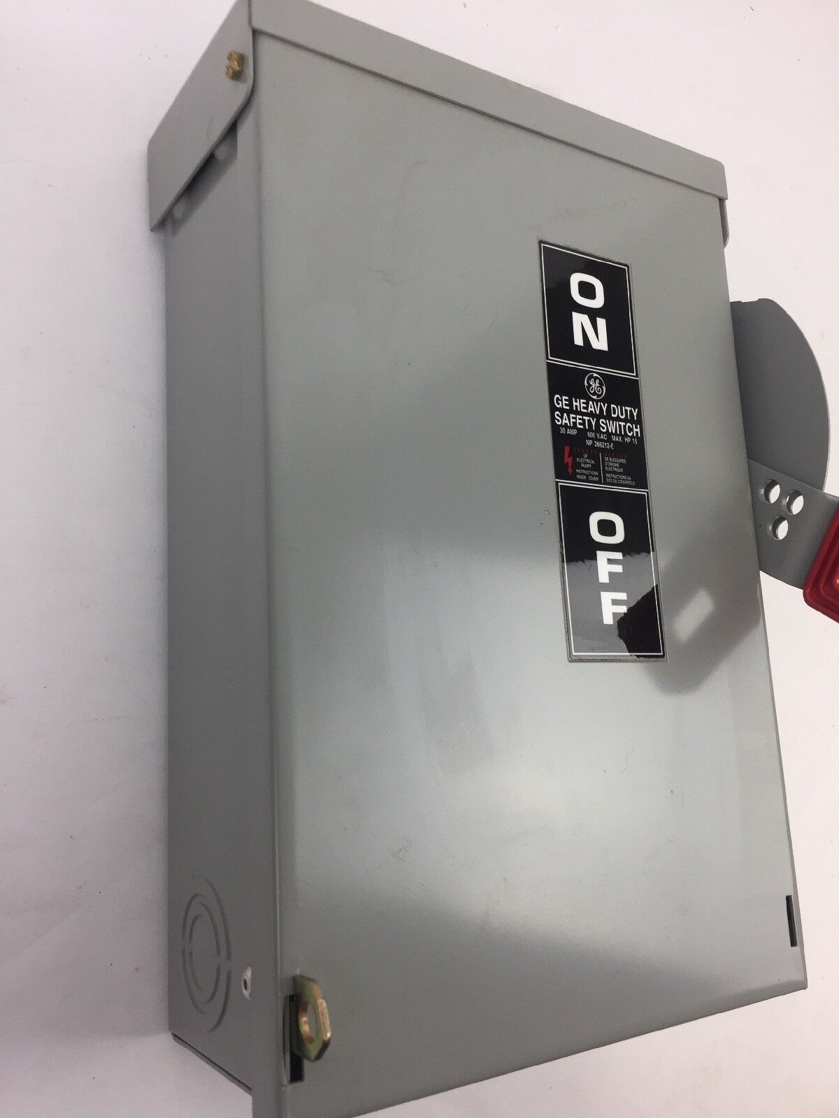 GE TH2261RDC HEAVY DUTY SAFETY SWITCH 2 POLE 2 WIRE 30 AMP VOLTS: 600VDC/250VDC