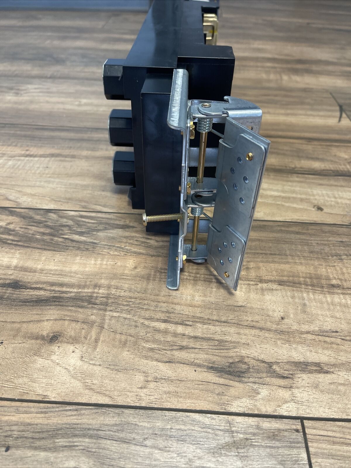 GE AMC3GM SPECTRA SERIES CIRCUIT BREAKER MODULE MODEL 1 3POLES 600AMP 600V