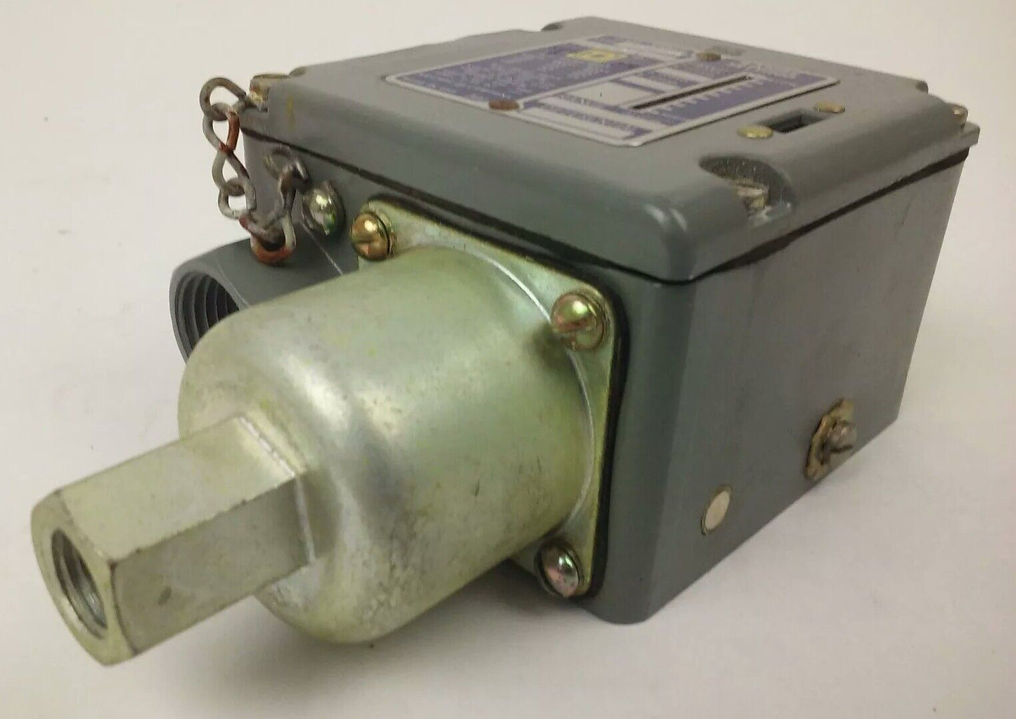 SQUARE D 9012 ACW5S38 SER.B, PRESSURE SWITCH, SET 40-44 PSI, FORM V, 9012 ACW5,
