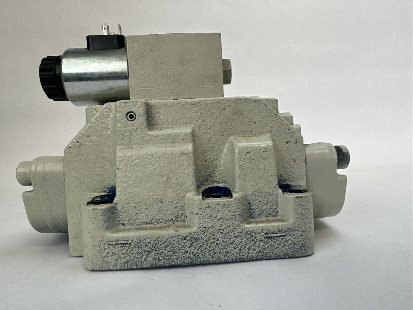 REXROTH R900937356 VALVE R900915069