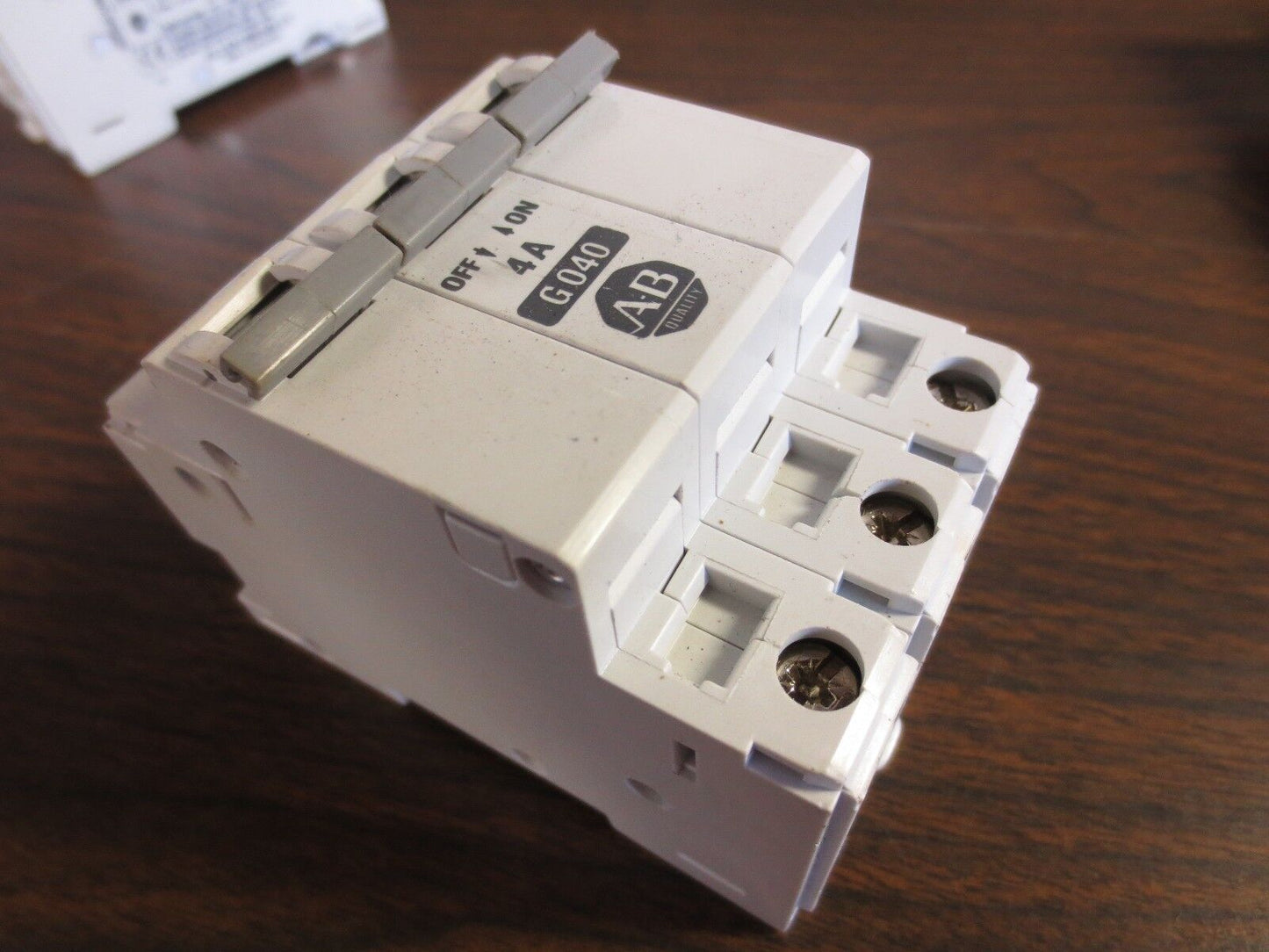 ALLEN-BRADLEY 1492-CB3, Ser. B CIRCUIT BREAKER 4A, 3-POLE - G040