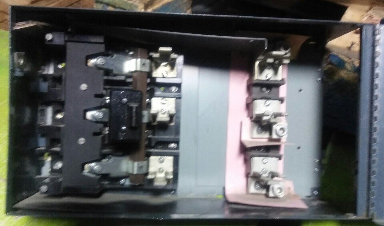General Electric GE QMR324 Type QMR Fusible Interrupter SWITCH - 200A 3P 240VAC