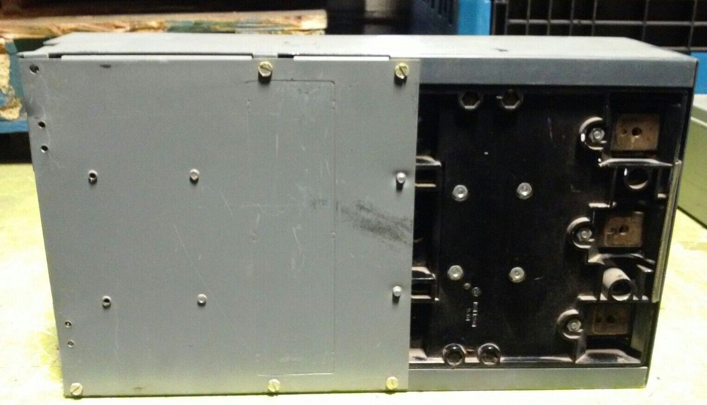 GENERAL ELECTRIC DD3S4324A - TYPE QMR FUSIBLE SWITCH - 240VAC, 200A, 3-Pole