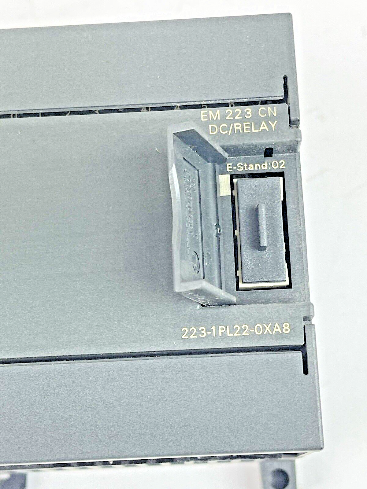 SIEMENS - 6ES7 223-1PL22-0XAB - EM 223 CN DC/RELAY-16 POINT DIGITAL INPUT/OUTPUT