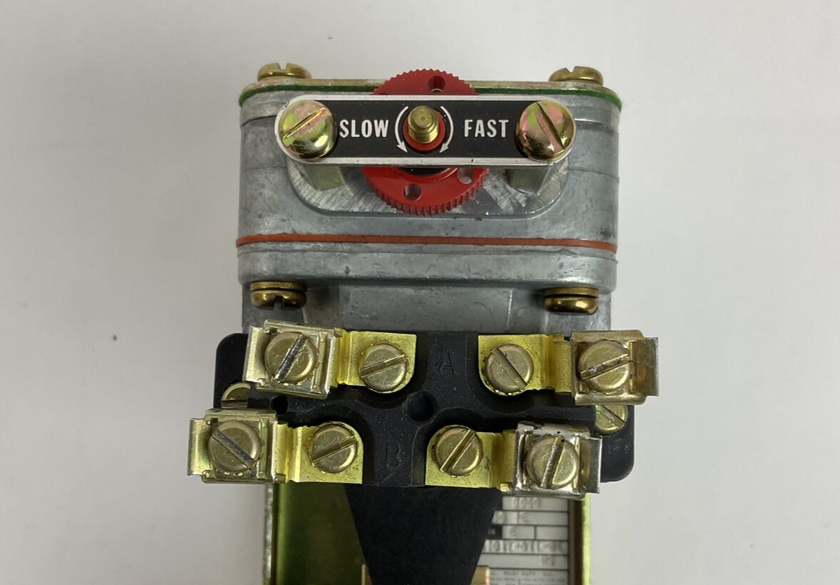 SQUARE D 9050 B0-1E TIMING RELAY SER.E