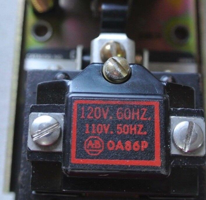 ALLEN-BRADLEY 700-BXL840A1 - AC RELAY TYPE BXL - 110/120V - 8-POLE - NEW SURPLUS
