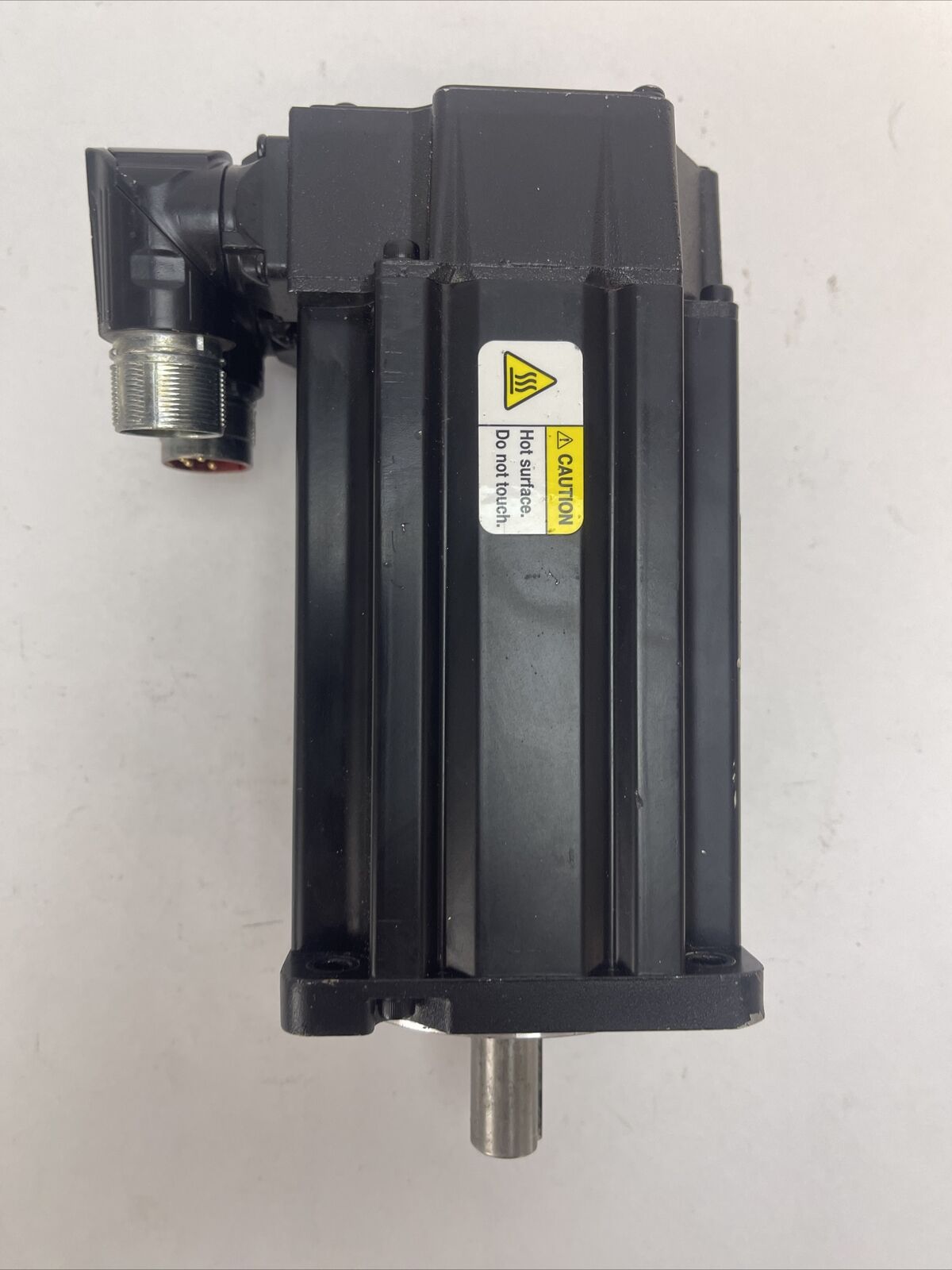 ALLEN BRADLEY MPL-B330P-SJ72AA SERVO MOTOR SER A 5000RPM 1.8/2.4 kW/HP 6.1AMP