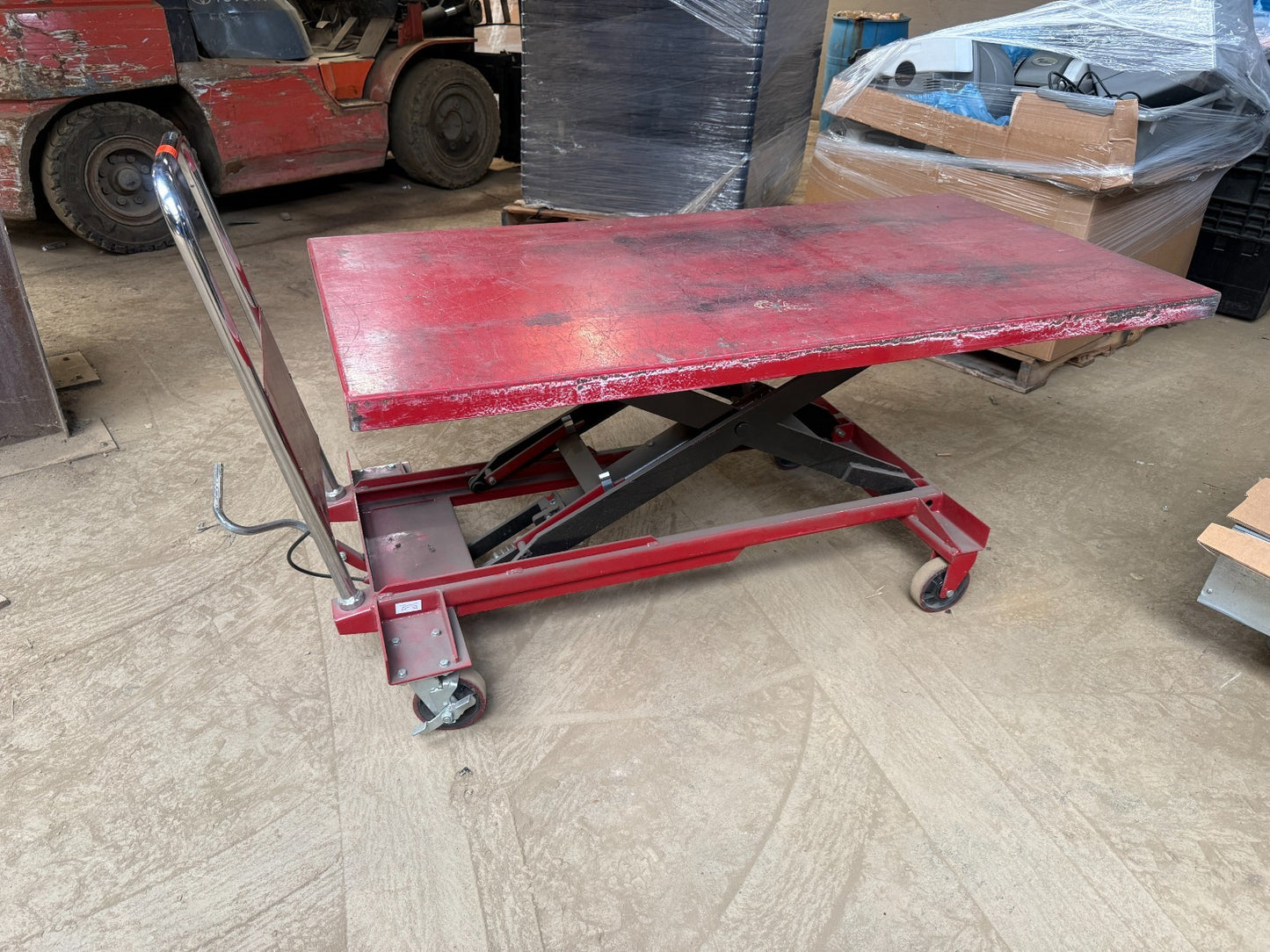 ULINE H-6754 LIFT TABLE 1,100LBS CAPACITY
